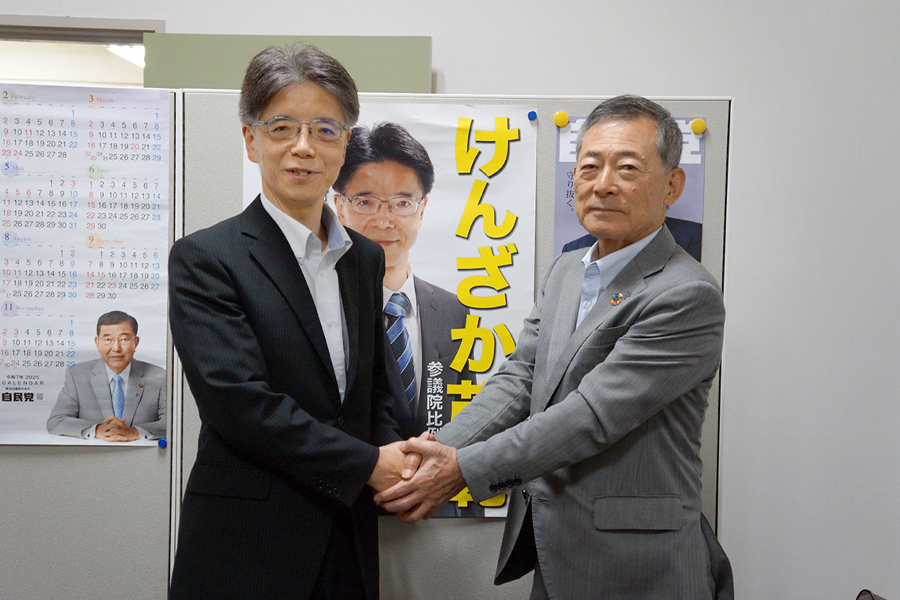 全建の今井会長（右）を訪問した見坂氏（日本工業経済新聞社【建設メール】より）